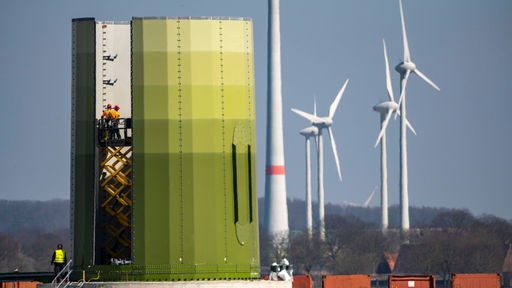 Bau einer Windkraftanlage bei Kerken (NRW).