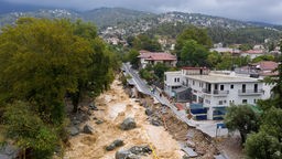Griechenland - Region Thessalien, katastrophale Überschwemmungen nach schwerem Sturm und riesigen Wassermassen durch Regenfälle. Momentaufnahme in der Stadt Volos, 6. September 2023.