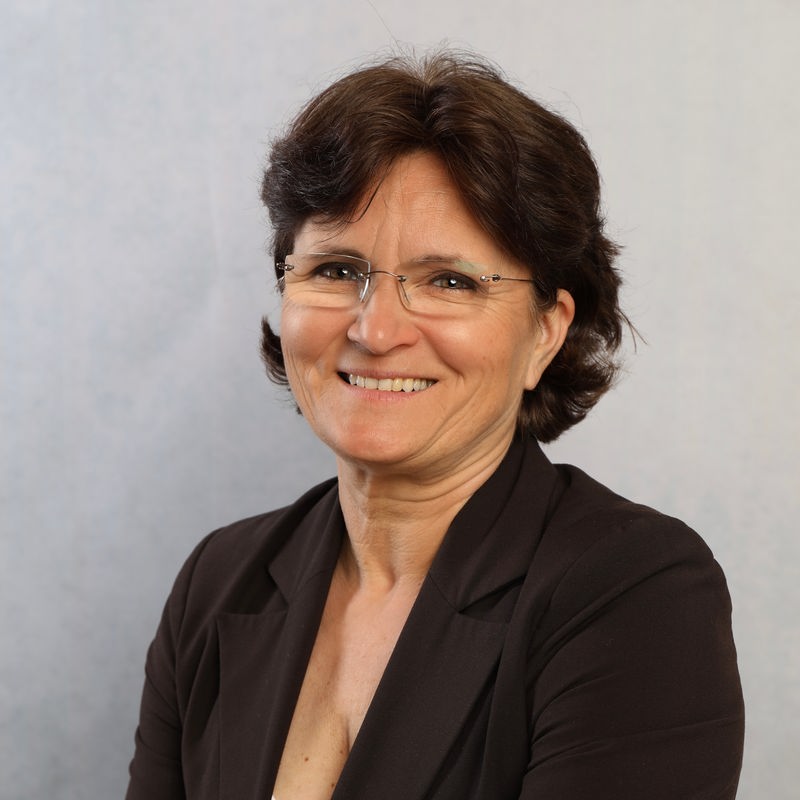 Dr. Esther Kanschat