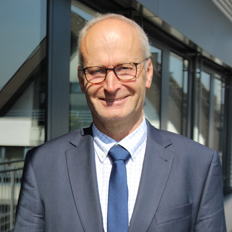 Dr. Hans-Peter Schick