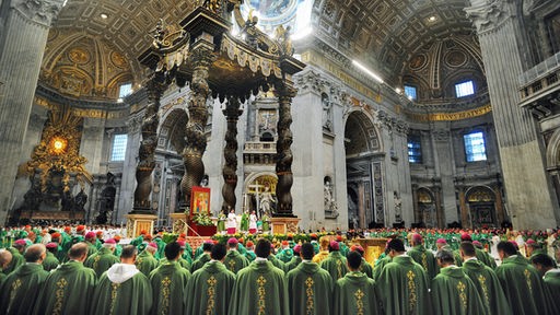 Kardinäle im Petersdom