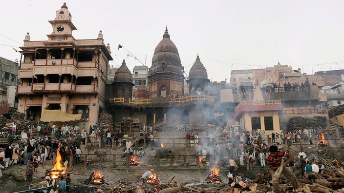 Brennende Scheiterhaufen in Varanasi