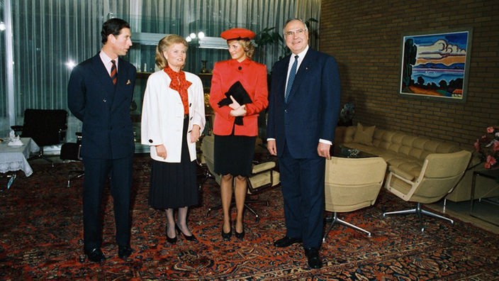 Prinz Charles und Lady Di zu Besuch bei Helmut Kohl im Kanzlerbungalow.