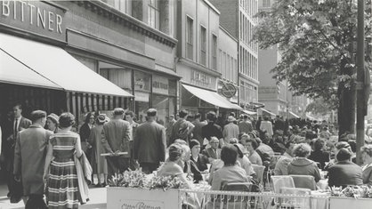 Café-Terrasse auf der Königsallee