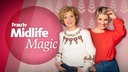 Bildkollage von Lisa Ortgies und Sabine Heinrich, den Moderatorinnen von Frau tv, vor einem Hintergrund mit der "Frau tv Midlife Magic"-Grafik und abstrakten floralen Mustern.