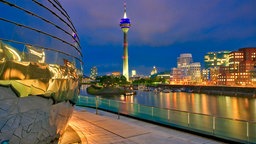 Blick auf den Rhein und das Panorama von Düsseldorf