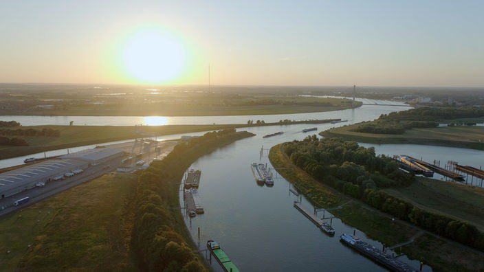 Blick aus der Luft auf den Wesel-Datteln-Kanal, die Lippe und den Rhein