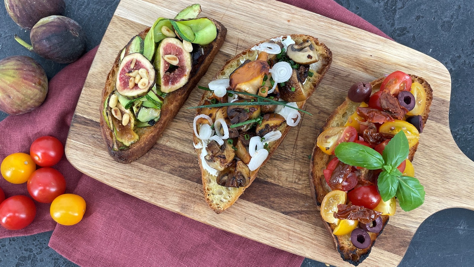 Dreierlei Bruschetta mit Tomaten, Feigen und Pfifferlingen - Rezepte ...