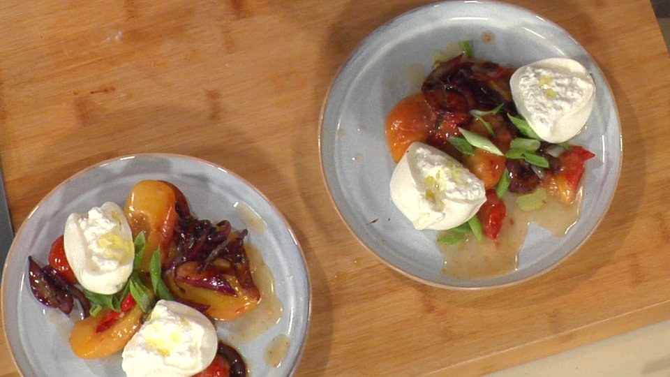 Gegrillter Pfirsich mit Burrata und Kirschtomaten - Rezepte ...