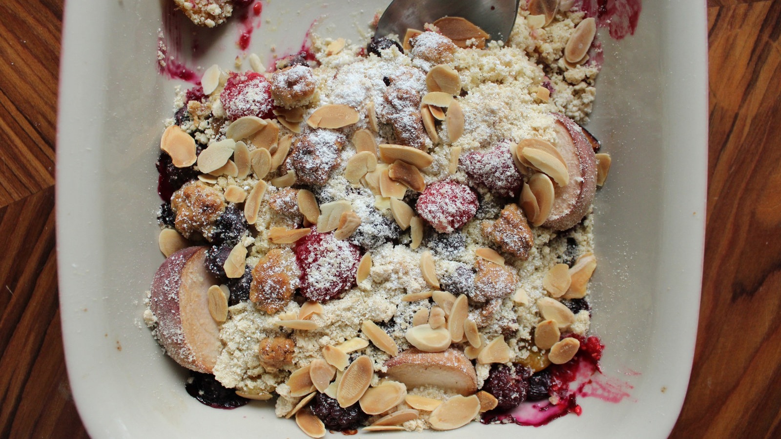 Beeren-Crumble mit Vanillesauce - Rezepte - Verbraucher - WDR