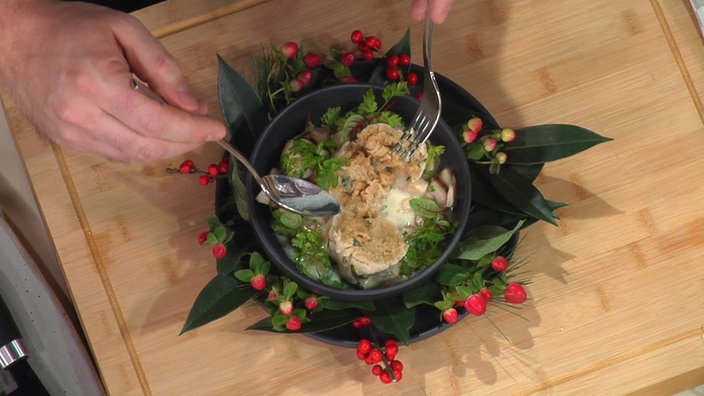 Semmelknödel mit leicht gerahmten Pilzen