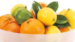 Zitrusfrüchte: Orangen, Limetten und Zitronen