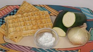 Waffeln mit Zucchini, Parmesan und Crème fraîche