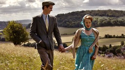 Robin Cavendish (Andrew Garfield) und Diane (Claire Foy) verlassen ihre Heimat.