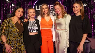 Lena Kupke (mitte) präsentiert die Ladies Night Youngstars. Mit dabei sind (v.l.n.r.): Mai My, Lea Hieronymus, Laura Brümmer und Leila Ladarie.