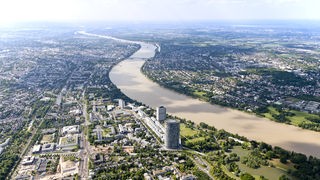 Luftaufnahme von Bonn und Rhein