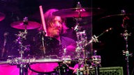 Scott Phillips von Alter Bridge spielt Schlagzeug