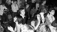 1. Internationales Essener Pop & Blues Festival 1969: Jugendliche tanzen zur Musik der auftretenden Bands
