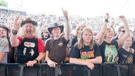 Fans von Orphaned Land auf dem Rock Hard Festival 2014 (Sonntag) 