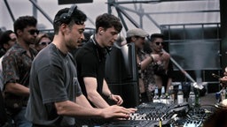 Chlär b2b Dax J