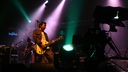 Die Manic Street Preachers auf der Bühne der 21. Rocknacht 2007, die von mehreren Lichtkegeln bunt bestrahlt wird