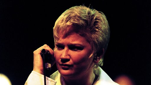 Anne Clark bei der Oster-Rocknacht 1998