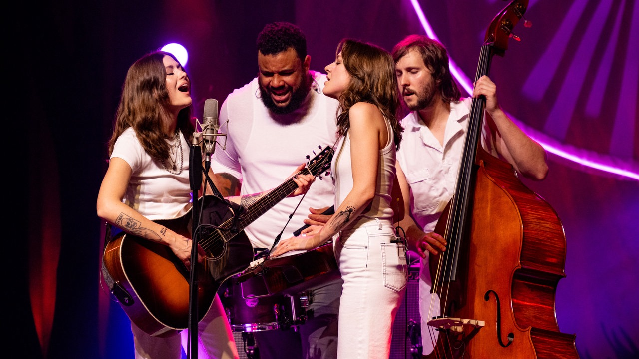 larkin-poe-koeln-dreiundzwanzig-108~_v-HDready.jpg