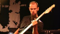 Stefan Ude am Bass für iO beim Underground Festival 2007