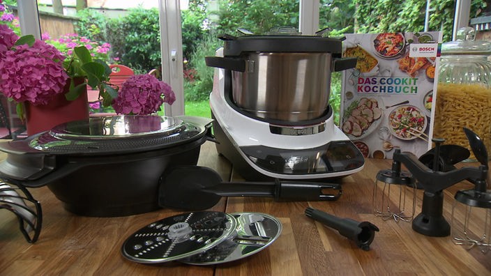 Auf dem Bild sieht man die Küchenmaschine Bosch Cookit.