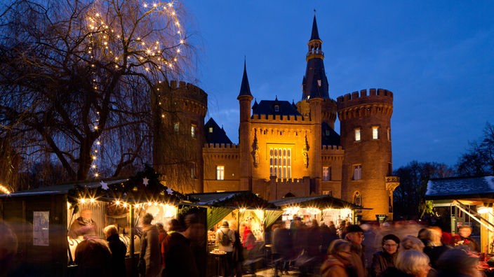 Der Weihnachtsmarkt auf Schloss Moyland.