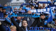 SC Paderborn: Fans mit Schals