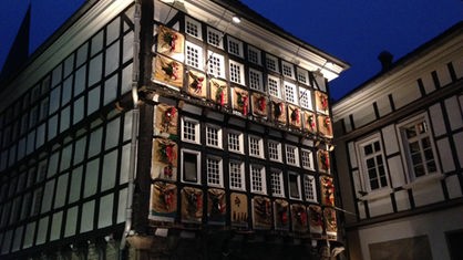 Das Rathaus in Hattingen mit Adventskalender