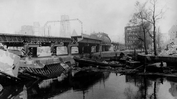 Zerstörtes Rotterdam im 2. Weltkrieg