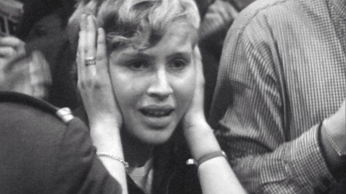 Ein weiblicher Stones Fan bei einem Konzert 1965