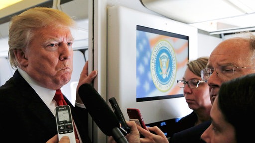 Donald Trump im Interview mit Reportern