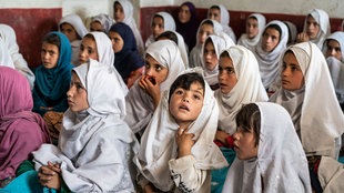 Unterricht in der Schule für Mädchen im Dorf Alisha in der Provinz Wardak, Afghanistan, am 02.07.2022