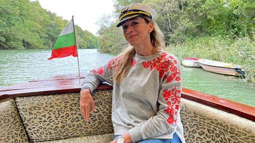 Tamina Kallert macht auf ihrer Bulgarienreise eine Fahrt auf dem Fluss Kamtschija.