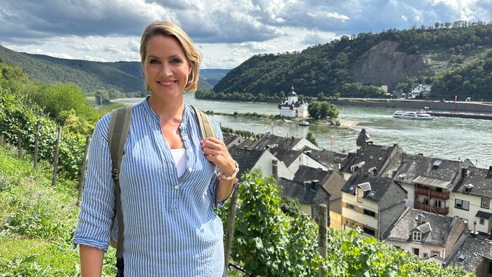 Judith Rakers auf dem Rheinsteig oberhalb von Kaub