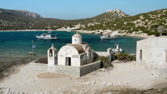 Kleine Kapelle oberhalb einer Bucht