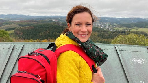 Anne Willmes startet ihre Wanderung in Ginsburg im Siegerland