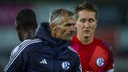 Cheftrainer vom FC Schalke 04 Kees van Wonderen in Aktion beim Testspiel gegn den FC Arau