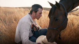 Brady Blackburn (Brady Jandreau) in einer Szene des Films "The Rider"