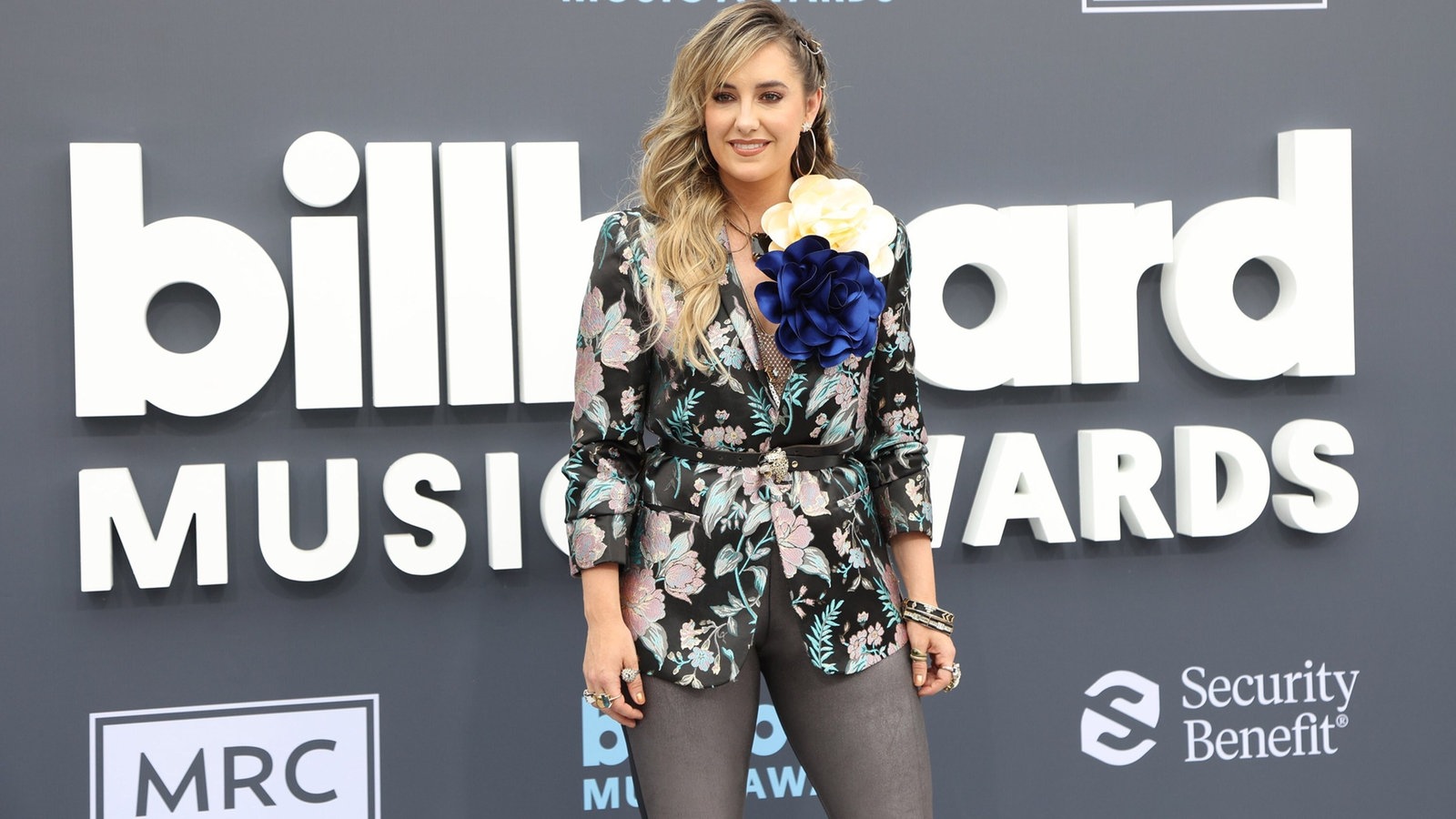 Sängerin Lainey Wilson Gewinnt Bei Academy Of Country Music Awards 