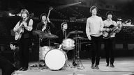 Die Rolling Stones 1964 bei einer Konzertprobe