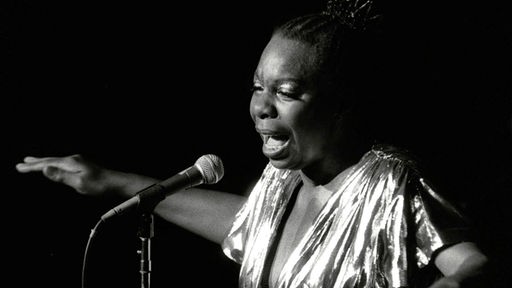 Nina Simone während eines Auftritts