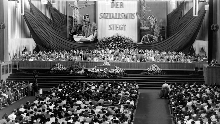 V. Parteitag der SED in Berlin, Werner-Seelenbinder-Halle