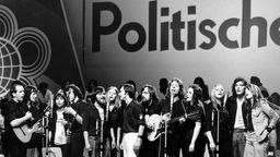 Der Oktoberklub Berlin bei einer Veranstaltung zum Festival des Politischen Liedes im Rahmen der X. Weltfestspiele der Jugend und Studenten 1973 in Berlin (Ost)