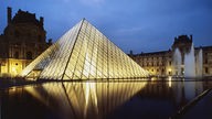 "La Pyramide" vor dem Louvre