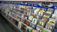 DVD-Filme in einem Verkaufsregal