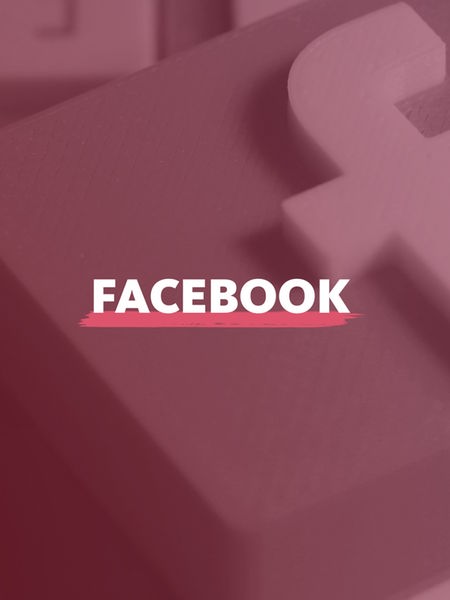Der Schriftzug Facebook vor einem Facebook-Symbol